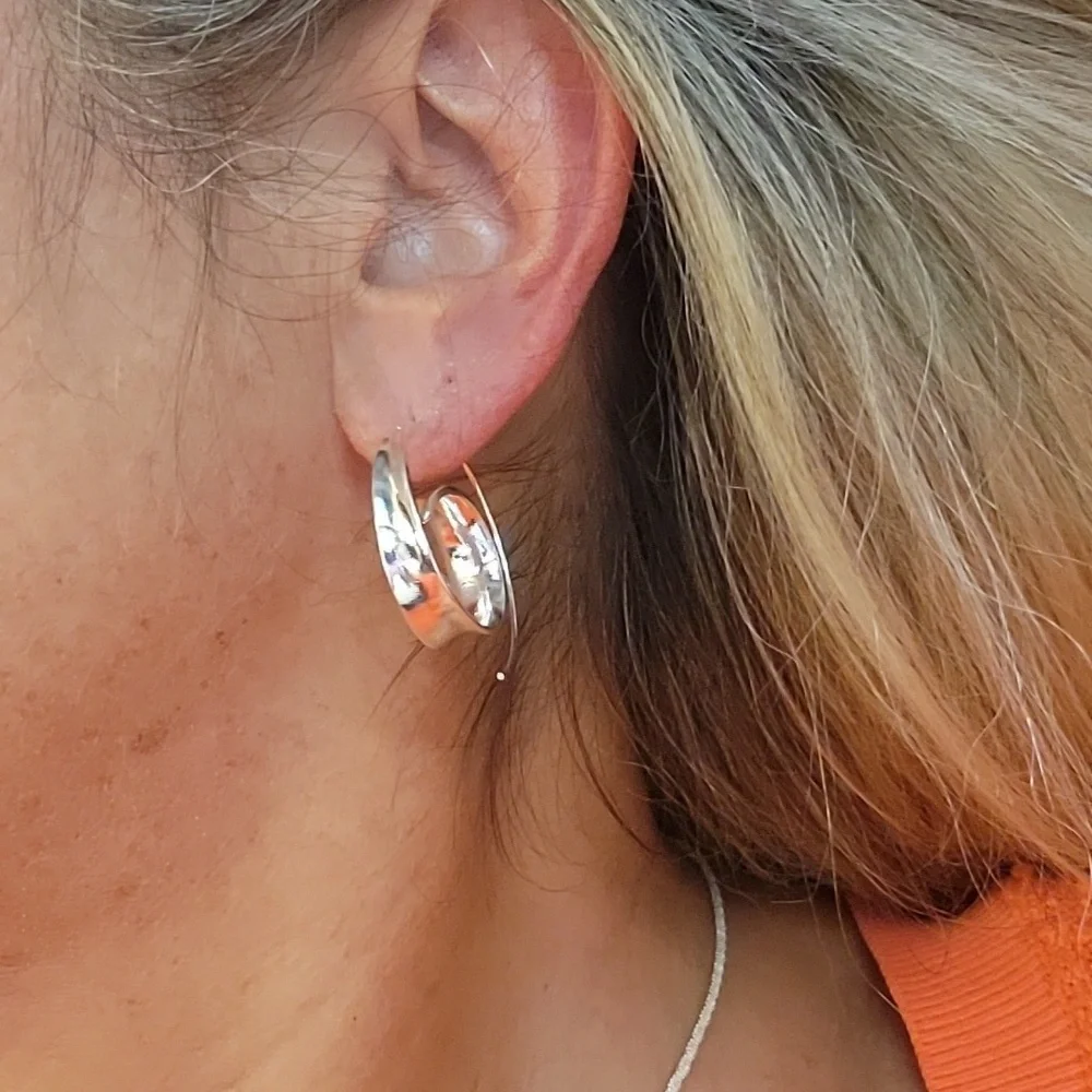 Sculptural Threader Hoop Earrings - Picture 3 of 7